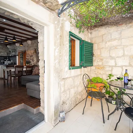 Apartamento Cool Stone House In The Old Town Split