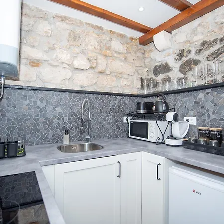 Cool Stone House In The Old Town Apartamento Split